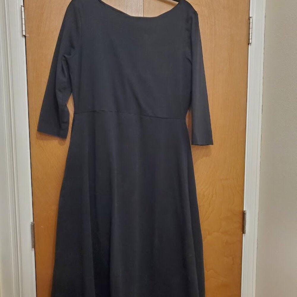 Pact Black Dress With Crisscross/Keyhole Back Detail - Picture 3 of 4